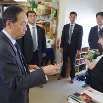 クールジャパン 山口大臣 玉虫塗