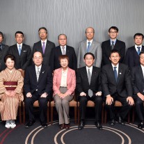 岸田外務大臣 記念写真 玉虫塗 佐浦康洋