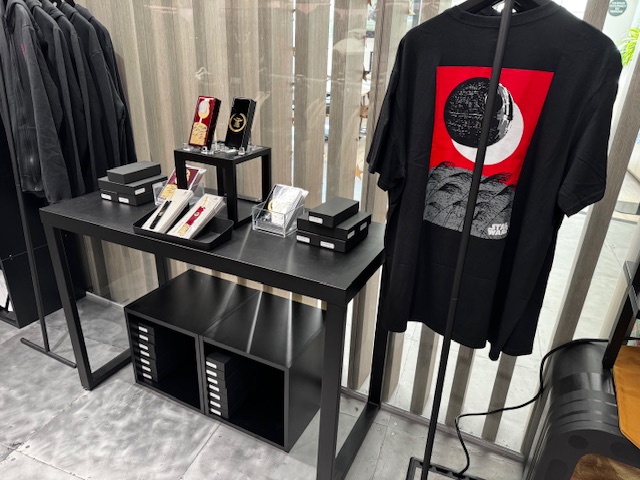 東北工芸製作所、ルーカスフィルム社カンパニーストアにて玉虫塗